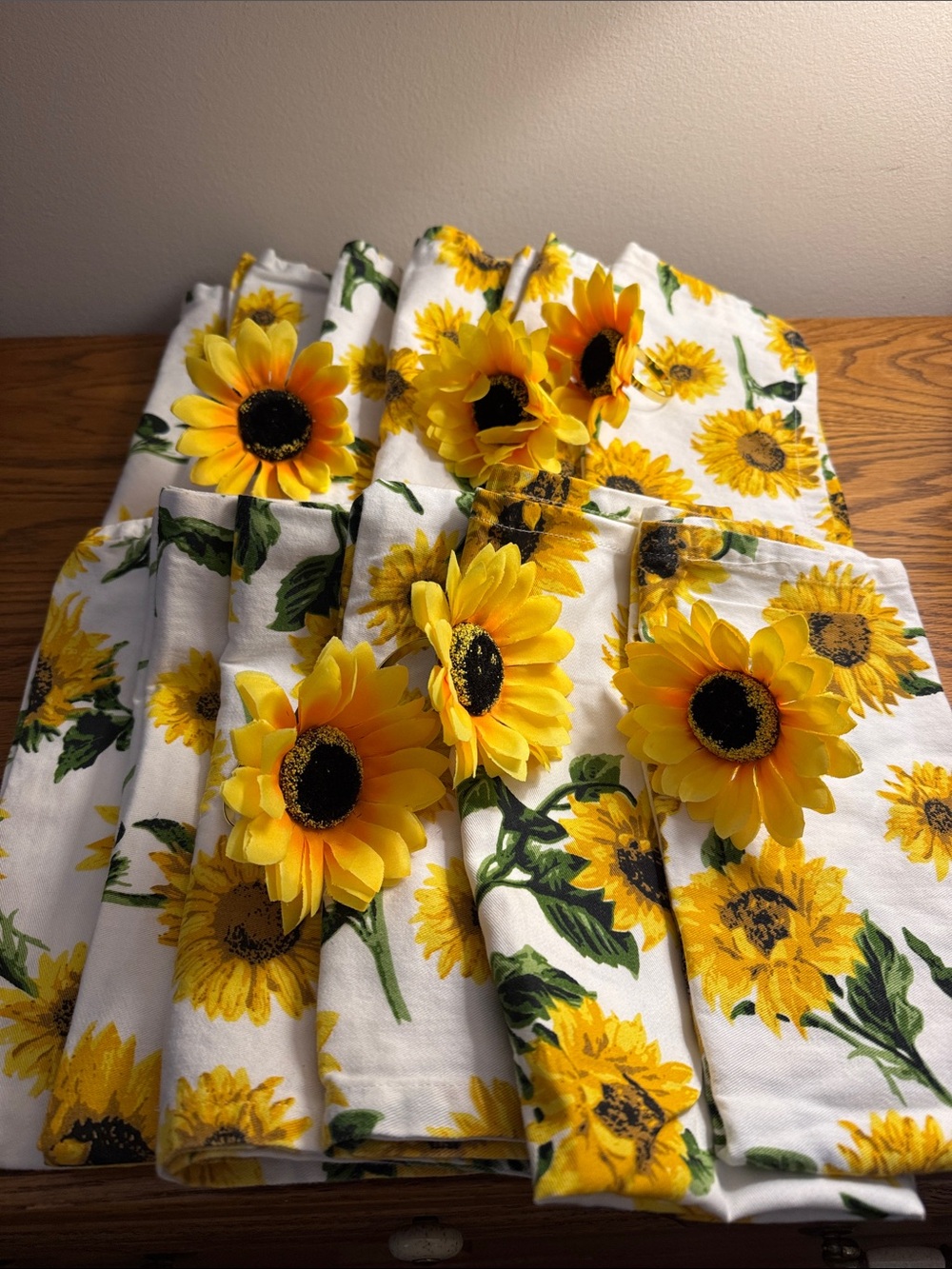 Sunflower Cotton 12 piece cloth napkins and 6 sunflowers napkin rings